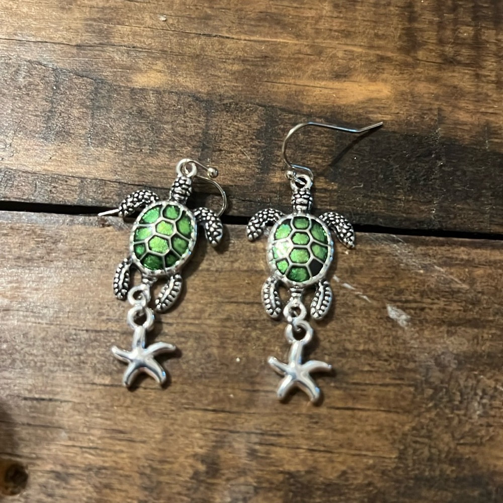 Turtle earrings